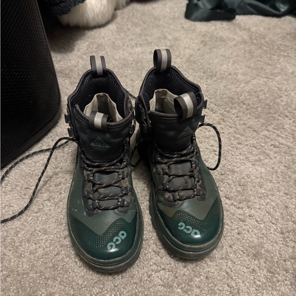 Nike Green ACG Hiking Boots